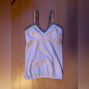 LULULEMON TOP